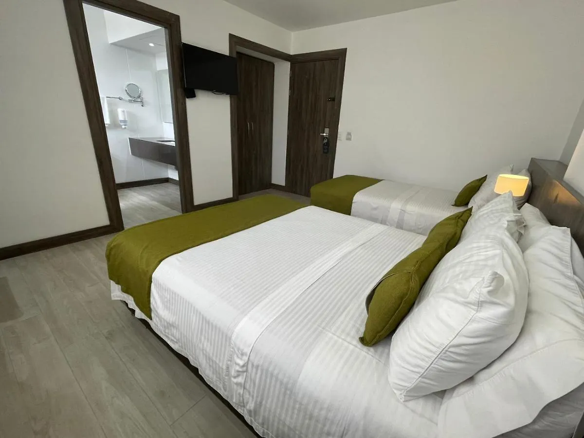 Hotel Santiago De Arma Ριονέγρο 3*,